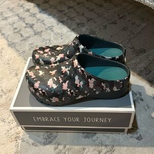 Dansko Kane Molded Clogs